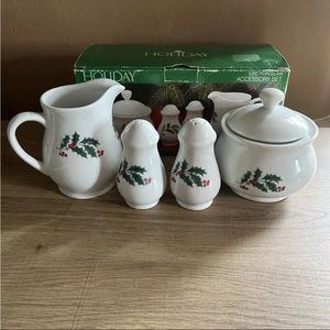 Holiday Ceramic Sugar/creamer & Salt and Pepper Set